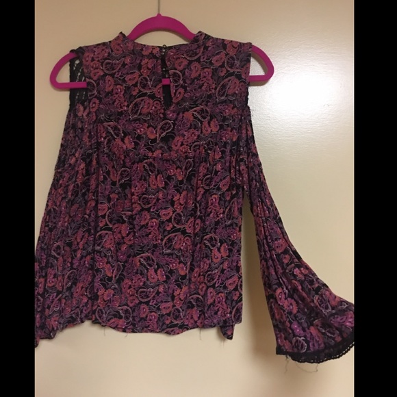 Cold shoulder blouse - Picture 4 of 4